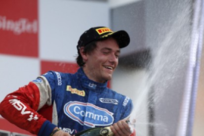 Singapore GP2: Jolyon Palmer denies Felipe Nasr in spectacular race