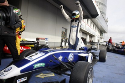 Nurburgring British F3: Jordan King wins, Will Buller catches fire