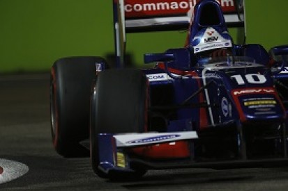 Singapore GP2: Jolyon Palmer leads Felipe Nasr in Carlin front row