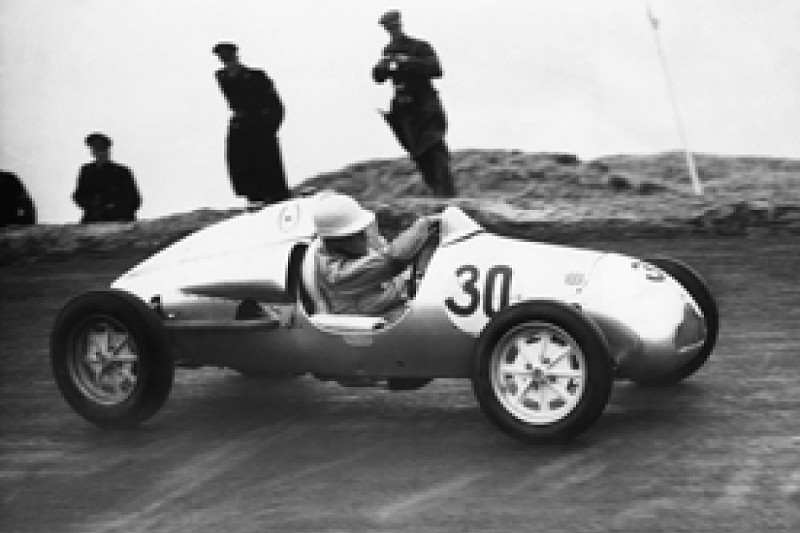 Stirling Moss's manager Ken Gregory dies