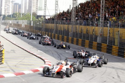 Macau F3: Alex Lynn storms to victory in qualifying race