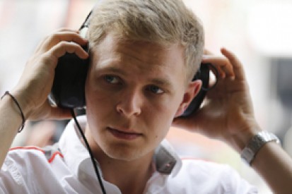 Kevin Magnussen closes on 2014 McLaren F1 seat over Sergio Perez