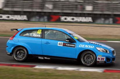 Shanghai WTCC: Thed Bjork puts Volvo on top in first practice
