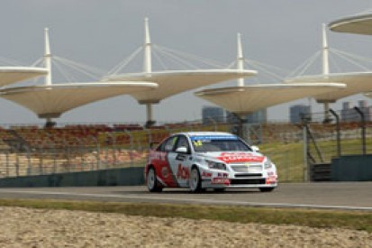Shanghai WTCC: Yvan Muller denies Thed Bjork in second practice