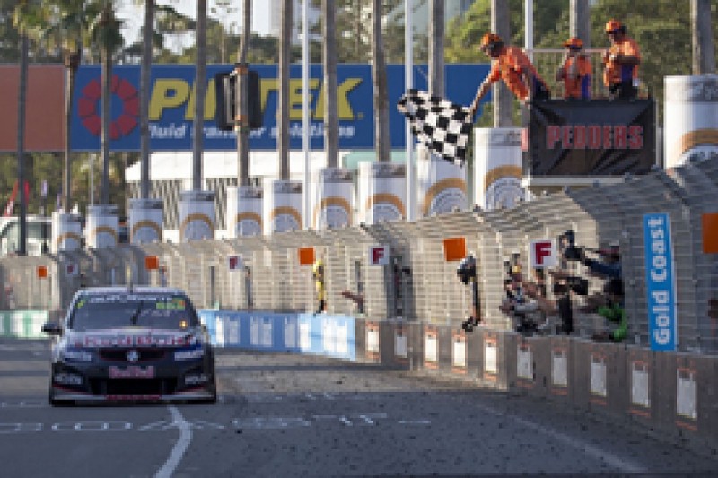 Surfers V8 Supercars: Lowndes takes championship lead with win