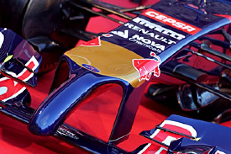 Mercedes' Paddy Lowe defends 2014 F1 nose safety
