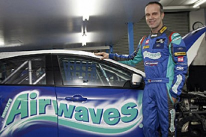 Fabrizio Giovanardi returns to the BTCC with Motorbase