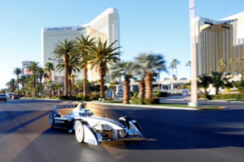 Ex-Formula 1 drivers and IndyCar stars chasing Formula E seats