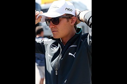 Rosberg admits he has to regain momentum in F1 title fight