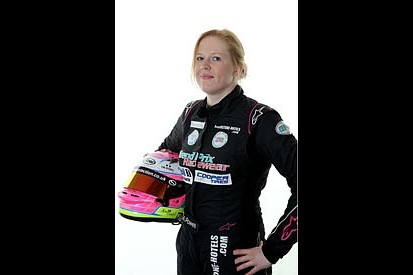 Ex-GP3 racer Alice Powell joins Carlin for British Formula 3 opener at Rockingham