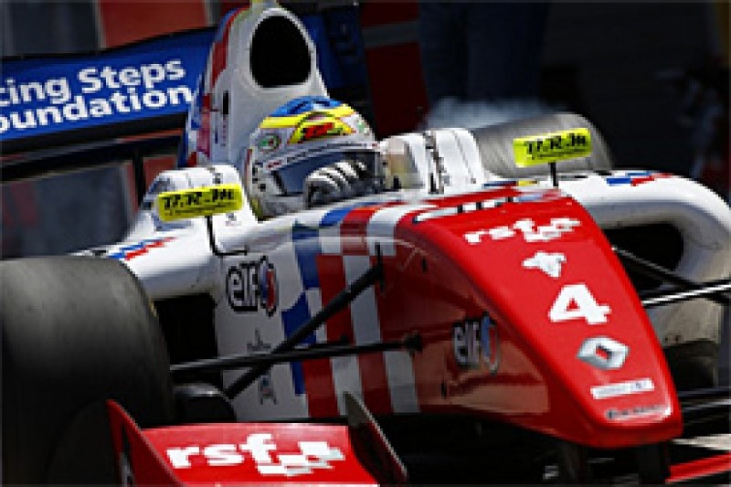 Aragon FR3.5: Oliver Rowland takes dominant maiden win in race two