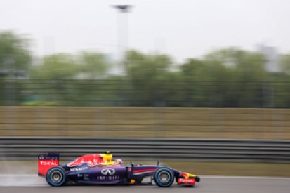 Chinese GP: Red Bull's Daniel Ricciardo leads damp final practice