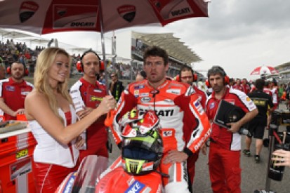 Austin MotoGP: Cal Crutchlow escapes crash with dislocated finger