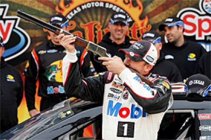 Texas NASCAR: Tony Stewart surges to pole position