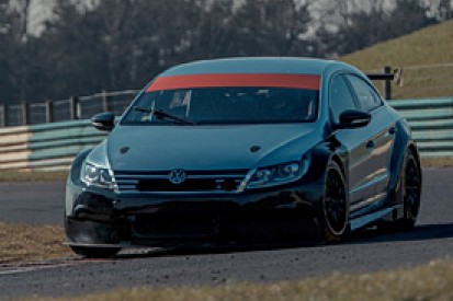 Alain Menu has first test in BTCC VW Passat at Croft