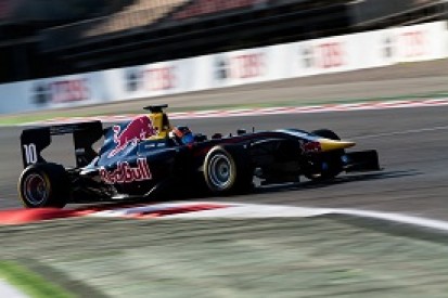 Barcelona GP3: Red Bull junior Alex Lynn on pole for season opener