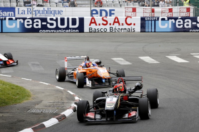 Pau Euro F3: Lotus F1 junior Esteban Ocon wins eventful opener