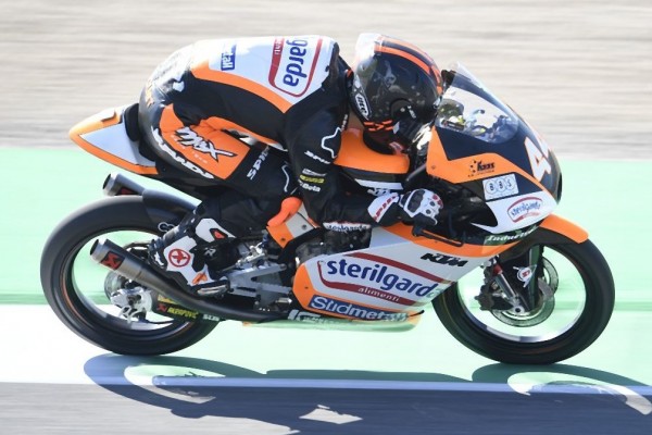 Moto3 FT3 Barcelona: Lokalmatador Aron Canet fährt Bestzeit