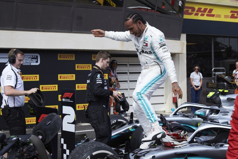 "Wir spielen nicht mit ihnen": Hamilton wehrt sich gegen Vettel-Behauptung