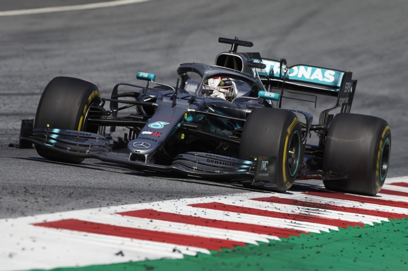Lewis Hamilton: Flügelschaden hat halbe Sekunde pro Runde gekostet