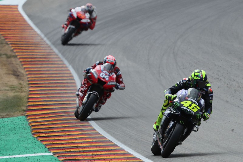 Sachsenring-Freitag: Rossi und vier andere von Rennleitung verwarnt