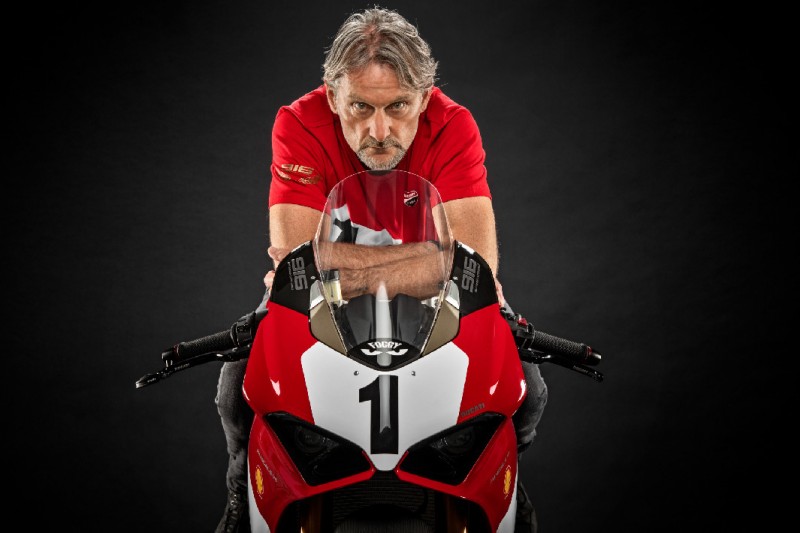 Sonderlackierung in Laguna Seca: Ducati erinnert an Carl Fogarty und die 916
