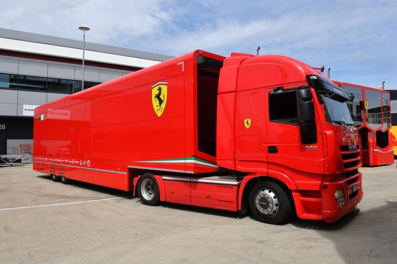 Flüchtlinge nutzen Ferrari-Transporter zur Einreise nach England