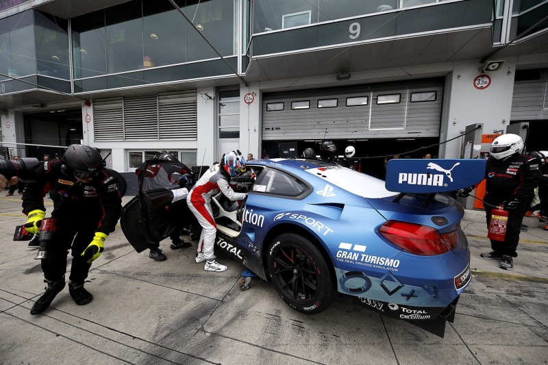 VLN4: Warum der letzte Boxenstopp bei Walkenhorst so lange dauerte
