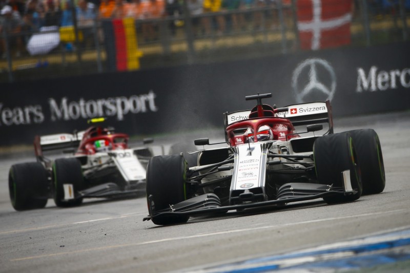 Zeitstrafe: Alfa Romeo ohne Punkte, Hamilton rückt nach