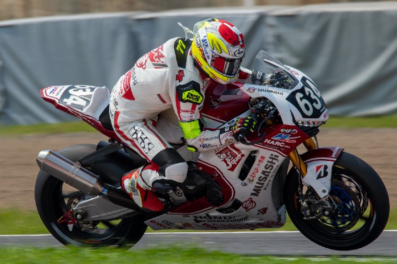 Dominique Aegerter zeigt nach Suzuka-Strafe starke Aufholjagd