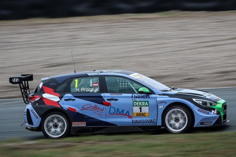 TCR Germany Zandvoort: Tagesbestzeit für Titelverteidiger Proczyk