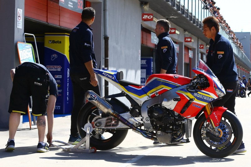 Honda Fireblade in der Superbike-WM: Welche Probleme Stefan Bradl erkennt