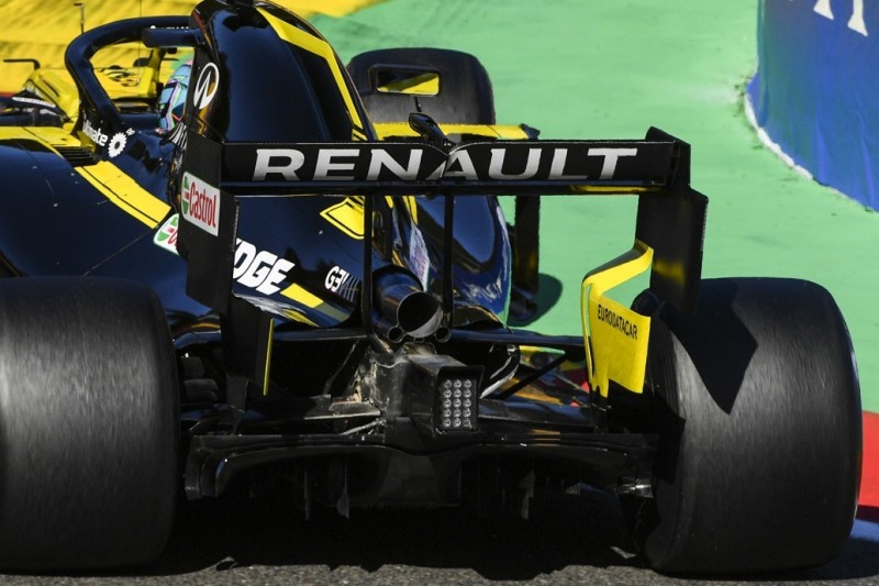 Renault rüstet drei Autos auf älteren Spec-B-Motor zurück