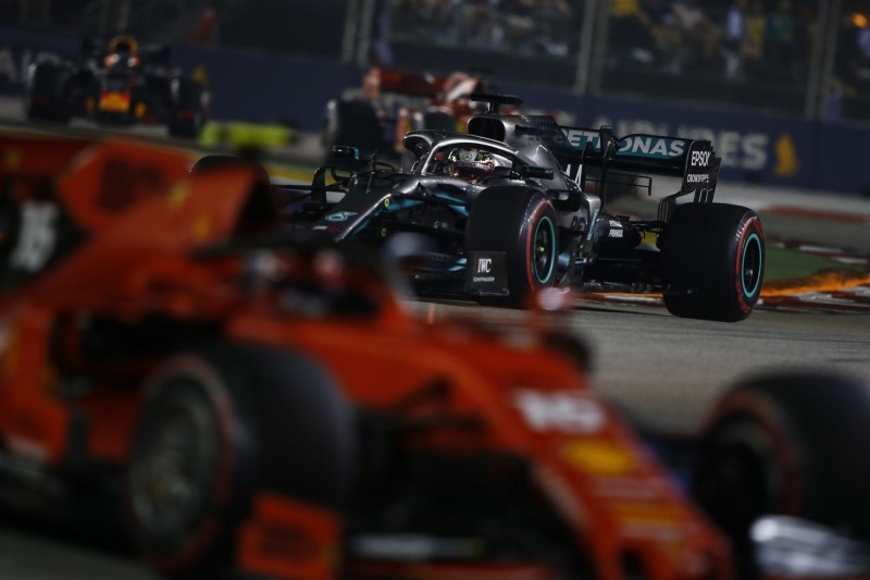 "Ein echter Fehler": Mercedes lässt Hamiltons Siegchance liegen