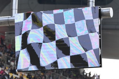 Verwirrung um Zielflagge: Systemfehler beendet Rennen eine Runde zu früh
