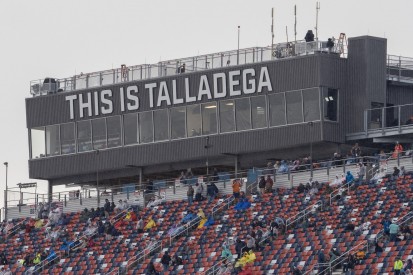 NASCAR bricht nach Stage 1 ab: Talladega-Rennen geht Montag weiter