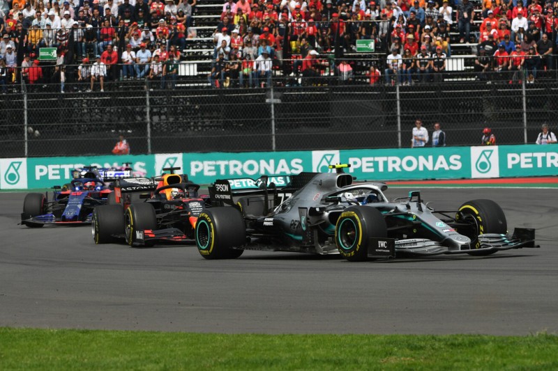 Bottas fügt Verstappen Reifenschaden zu: "Er kam aus dem Nichts"