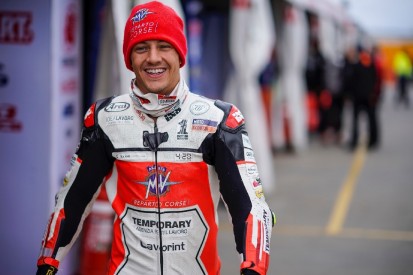 "Save meines Lebens": Aegerter vollführt Handstand auf dem Motorrad