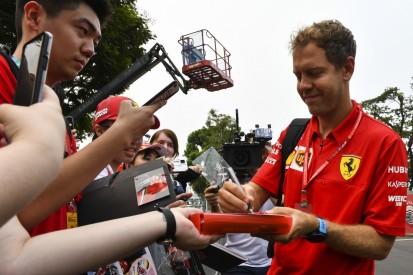 Schon wieder! Vettel schmeißt Mercedes-Kappe einfach weg