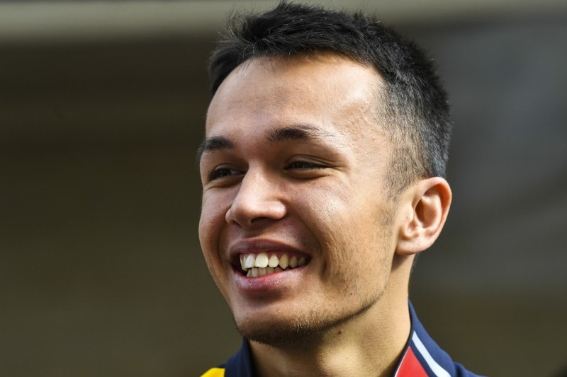 Offiziell: Alexander Albon fährt auch 2020 für Red Bull