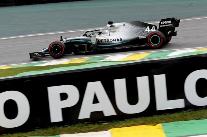 "Auf einer Runde zu langsam": Mercedes trabt noch hinterher