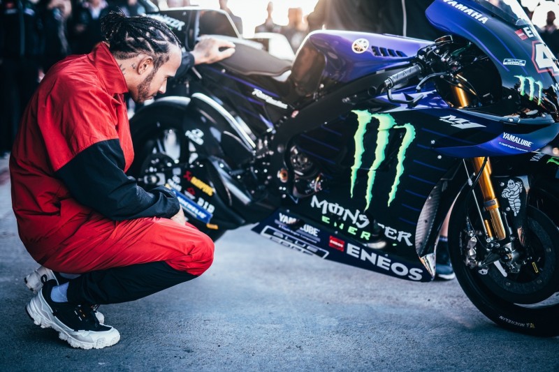 "Ausrutscher": Heikler Moment bei Lewis Hamiltons MotoGP-Test