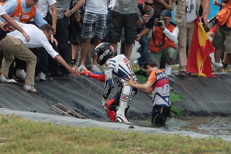 Jerez 2010: Als Jorge Lorenzo fast im Teich ertrunken wäre...