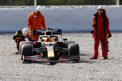 F1-Test Barcelona: Bestzeit Vettel, Topstars im Kiesbett!