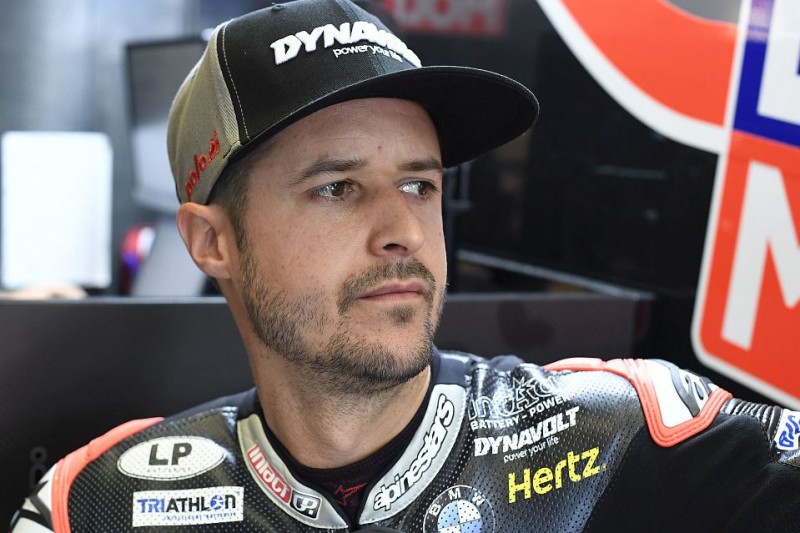 Moto2 in Katar: Joe Roberts vorn, Tom Lüthi landet zwei Mal im Kiesbett
