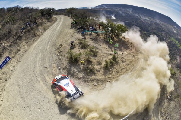 WRC Rallye Mexiko 2020: Ogier führt - Lappis Auto brennt aus