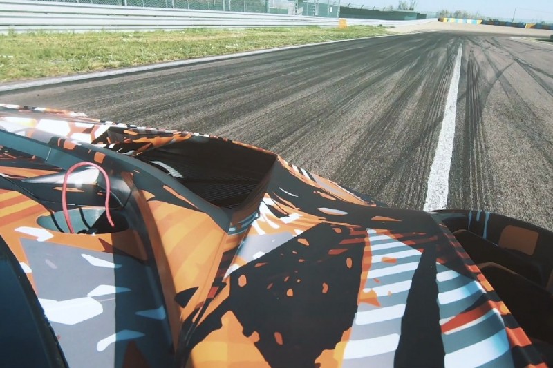Video: Hier schreit Lamborghinis V12-Hypercar das Testgelände zusammen