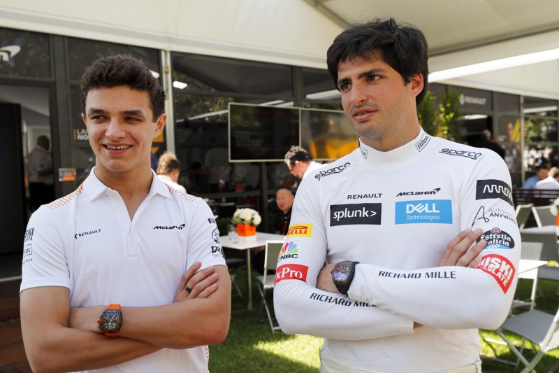 Schräges Retro-Video: McLaren-Team auf den Spuren von Baywatch