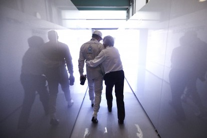 Video: So bringt ein Journalist Bernie Ecclestone ins Schwitzen!