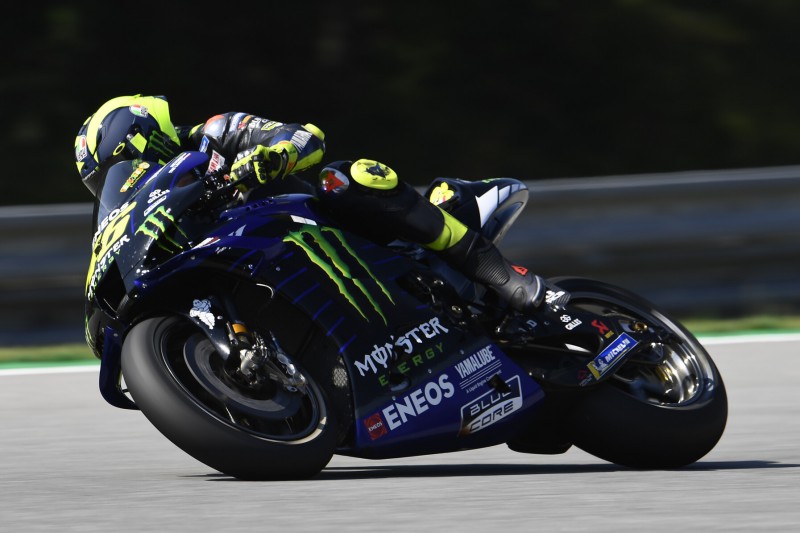 Yamaha-Werkspiloten rutschen am Freitag in Brünn herum